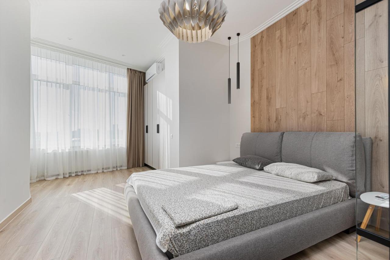 Sea Symphony Luxury 3-Bedrooms Apartment Одеса Екстериор снимка