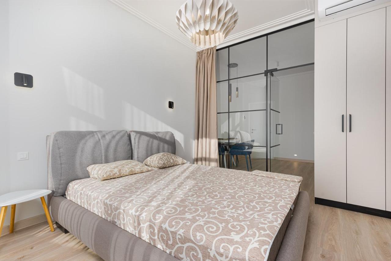 Sea Symphony Luxury 3-Bedrooms Apartment Одеса Екстериор снимка